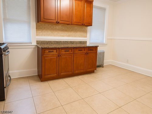 2-22 Berkeley St, Maplewood, NJ, 07040-3317 | Card Image