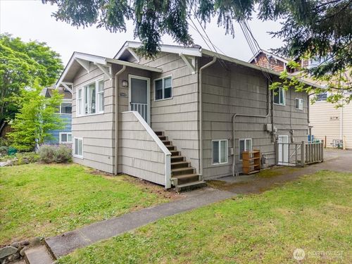 7945 9th Ave Sw, Seattle, WA, 98106-2108 | Card Image