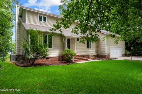 104 Balboa Ct, New Bern, NC, 28560-8418 | Card Image