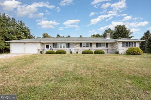 720 Pleasant Dr, YORK HAVEN, PA, 17370-9114 | Card Image