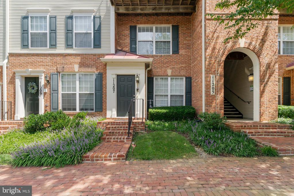 Residential Lease in NORTH BETHESDA