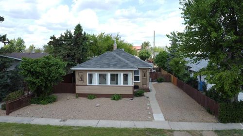 304 5 Avenue E, Hanna, AB, T0J1P0 | Card Image