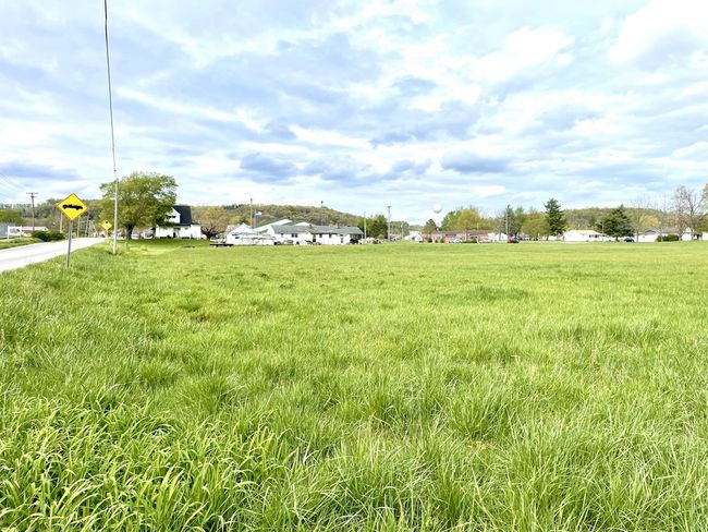 303 - 301-303 3 Rd St, Home with 3 bedrooms, 1 bathrooms and null parking in Beaver OH | Image 14