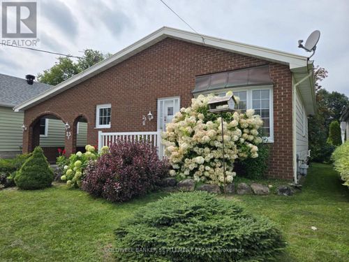 25B Haggart Street W, Perth, ON, K7H2Z5 | Card Image