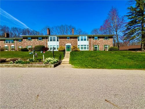 202-6910 Carriage Hill Dr, Brecksville, OH, 44141-4409 | Card Image