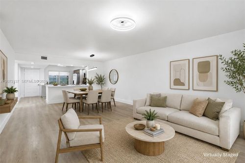 110b-300 Sw 130th Ter, Pembroke Pines, FL, 33027-1911 | Card Image