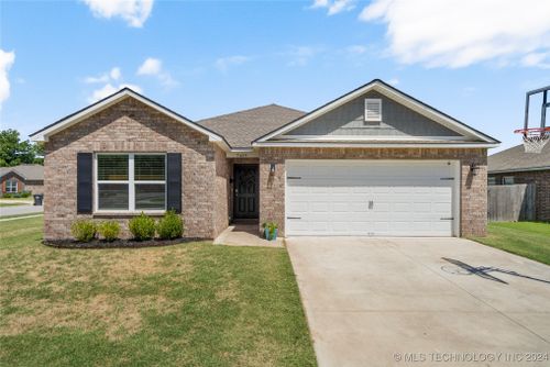 7405 E 160th Place S, Bixby, OK, 74008 | Card Image