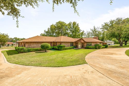 1325 Corvadura St, Graham, TX, 76450-4404 | Card Image