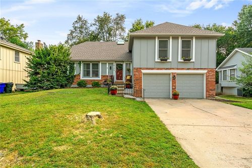 1917 Jamestown Dr, Olathe, KS, 66062-2342 | Card Image