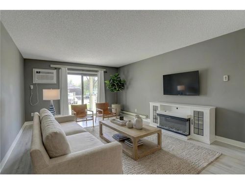 102-570 Whispering Ln, Hastings, MN, 55033-1576 | Card Image