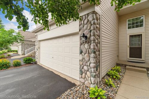 519 Dockside Cir, Holly, MI, 48442-2026 | Card Image