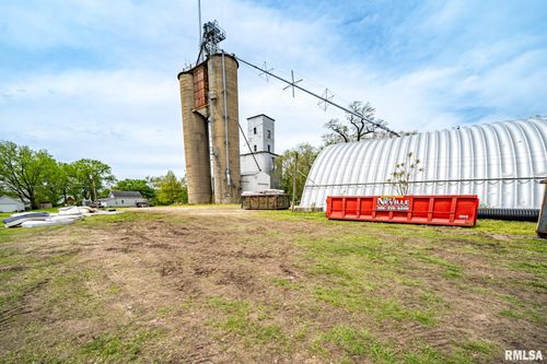 300 N Broadway St, Manito, IL, 61546 | Card Image