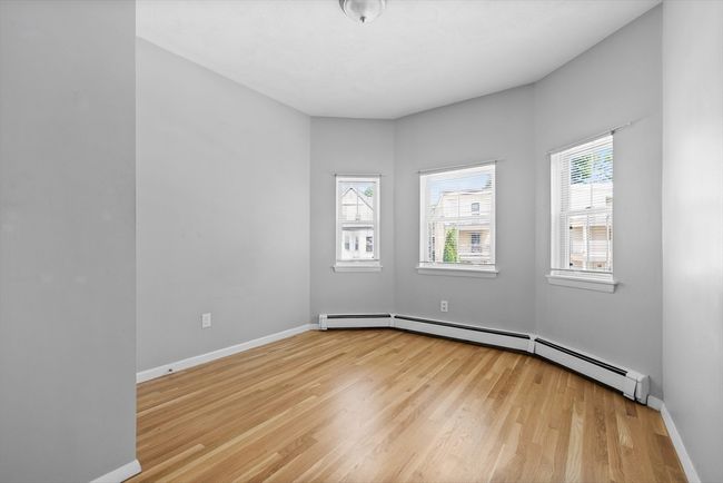 APT-1 - 34 Edison Grn, Condo with 3 bedrooms, 1 bathrooms and null parking in Boston MA | Image 8