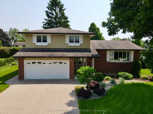 261 Churchill Dr, Exeter, ON, N0M1S1 | Card Image