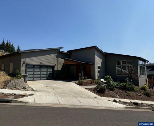 2829 Sw Wolverine Dr, Corvallis, OR, 97333-2277 | Card Image