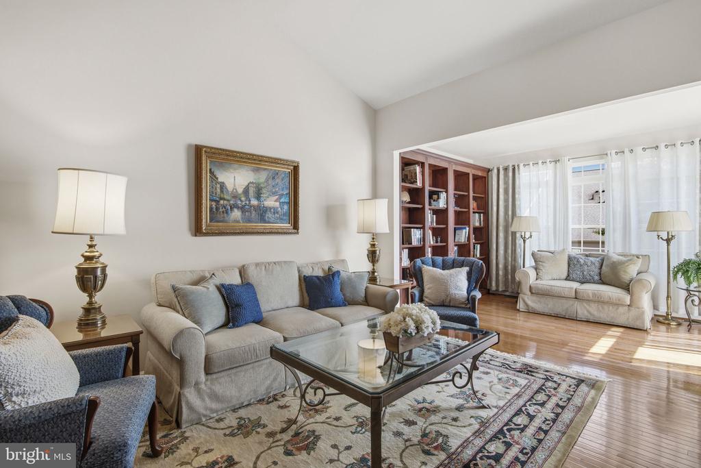 Residential in FALLSTON 4