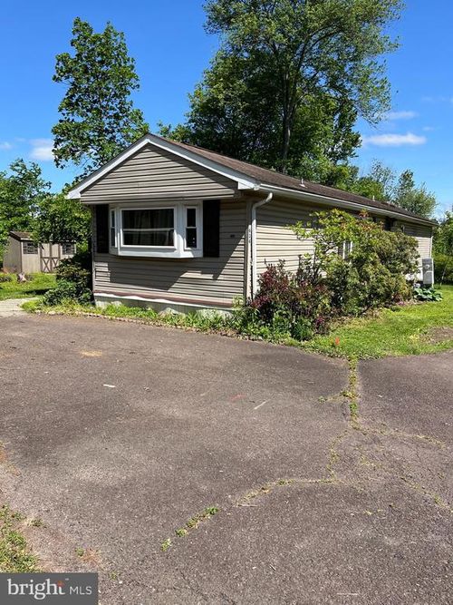 634 Willow Dr, GREEN LANE, PA, 18054-2041 | Card Image