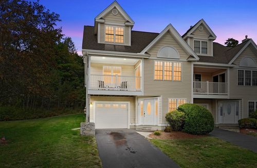 94-94 Carrington Ln, Uxbridge, MA, 01569-3215 | Card Image
