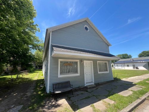 105 N Broad St, Mooreland, IN, 47360 | Card Image
