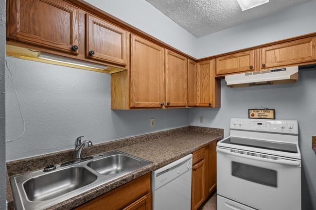 APT-2311 - 260 El Dorado Blvd, Townhouse with 2 bedrooms, 1 bathrooms and null parking in Webster TX | Image 4