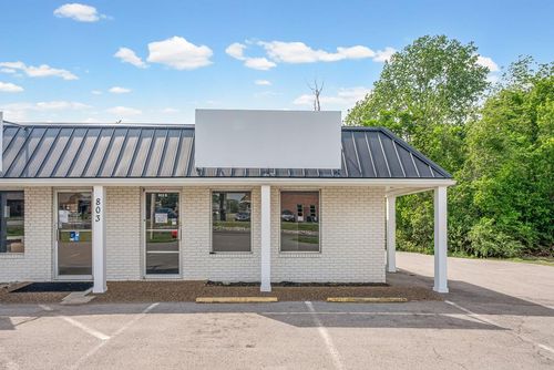 803B Country Club Ln, Hopkinsville, KY, 42240-1370 | Card Image