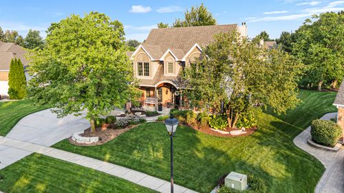 822 Pottawatomie Trl, Batavia, IL, 60510-8336 | Card Image