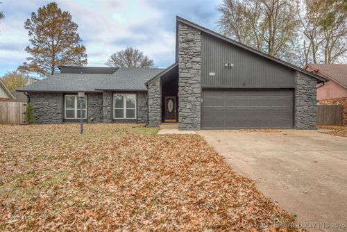 8315 107th Pl, Tulsa, OK, 74133-7320 | Card Image