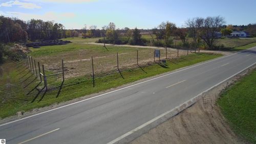 8386 E Sidney Road, Crystal, MI, 48818 | Card Image