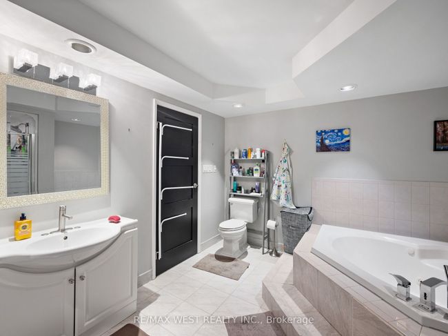 8 - 1564 Kerns Rd, Condo with 4 bedrooms, 2 bathrooms and 2 parking in Burlington ON | Image 27