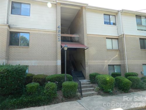 4902 Spring Lake Dr, Charlotte, NC, 28212-8397 | Card Image