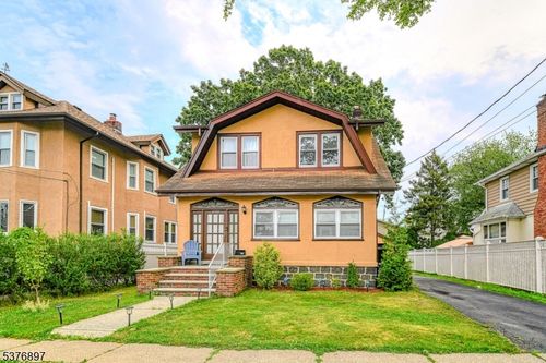 1128 Edgewood Ln, Fort Lee, NJ, 07024-4230 | Card Image