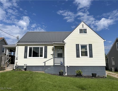 3825 Marlamont Way, Weirton, WV, 26062-5261 | Card Image