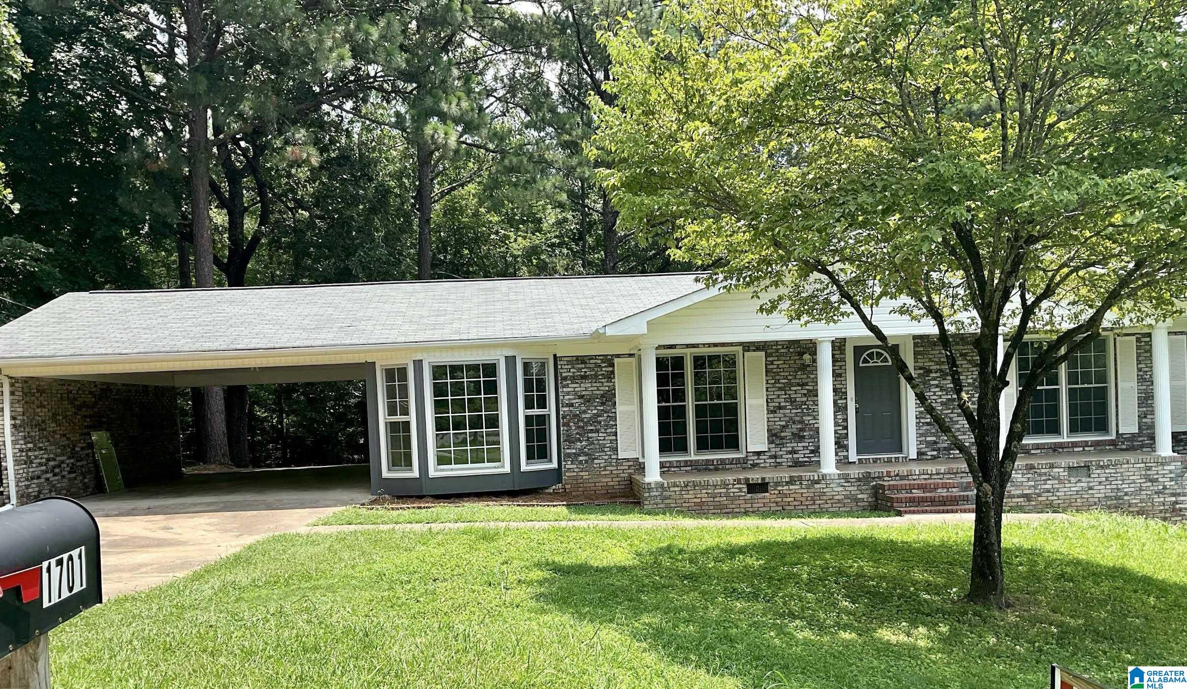 Elizabeth St, Anniston, AL 36207