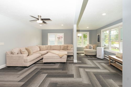 1719 Post Ave, Rockford, IL, 61103-6323 | Card Image