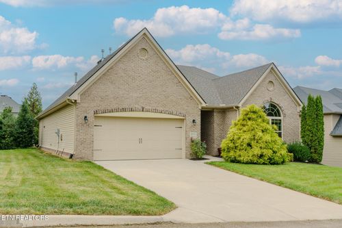 2031 Creekside Manor Ln, Knoxville, TN, 37932-2379 | Card Image