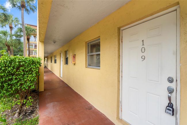 APT-109 - 3500 Sw Natura Blvd, Condo with 1 bedrooms, 2 bathrooms and null parking in Deerfield Beach FL | Image 4
