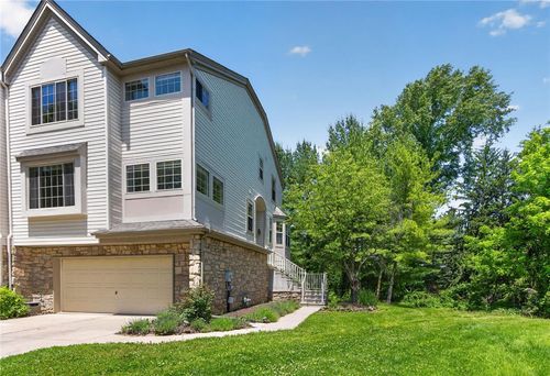 4073 Waterford Dr, CENTER VALLEY, PA, 18034-8692 | Card Image