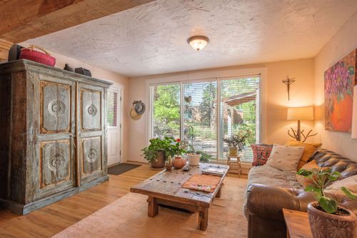 607-607 Valverde St, Taos, NM, 87571-4311 | Card Image