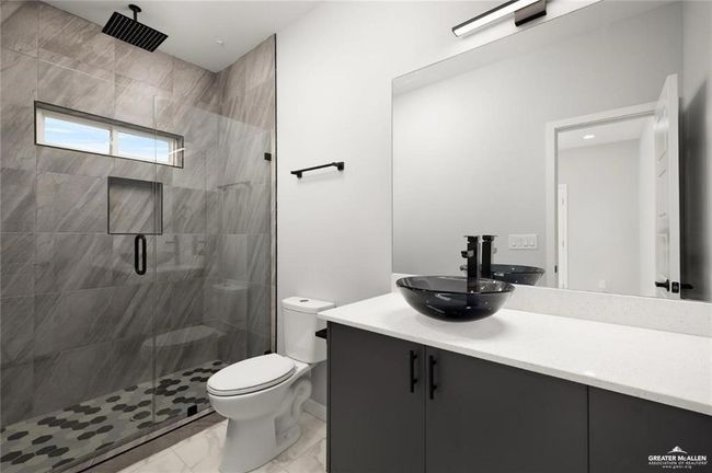 APT-2 - 1025 N Woodson Ave, Condo with 2 bedrooms, 2 bathrooms and 2 parking in Edinburg TX | Image 6