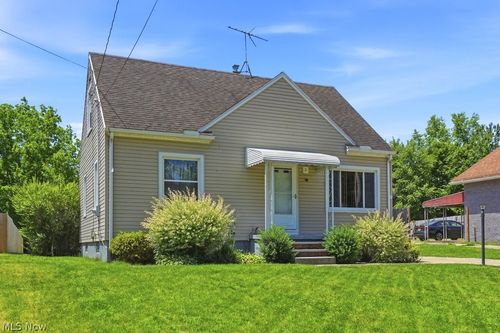 744 Utica Ave, Akron, OH, 44312-2427 | Card Image