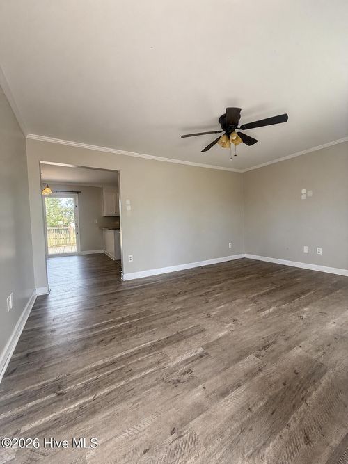 403 Oregon Trl, Hubert, NC, 28539-3578 | Card Image