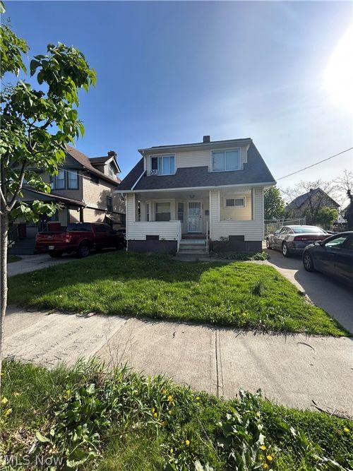 986 Evangeline Rd, Cleveland, OH, 44110-3174 | Card Image