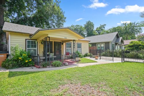 1908 Holly Street, Austin, TX, 78702 | Card Image