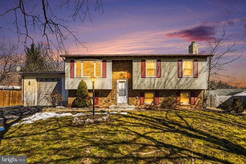 48 Colonial Dr, Hanover, PA, 17331-9345 | Card Image