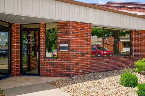 1924 Nw Copper Oaks Cir, Blue Springs, MO, 64015-8300 | Card Image