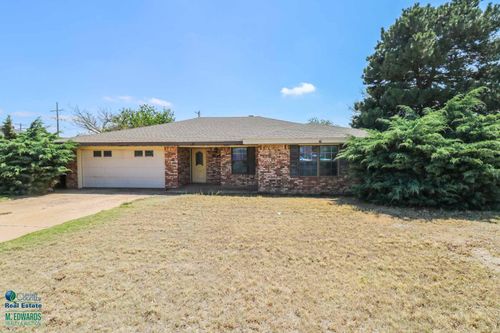 705 W Virginia St, Floydada, TX, 79235-2511 | Card Image