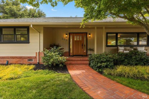 205 Alderbrook Dr, Santa Rosa, CA, 95405-4603 | Card Image