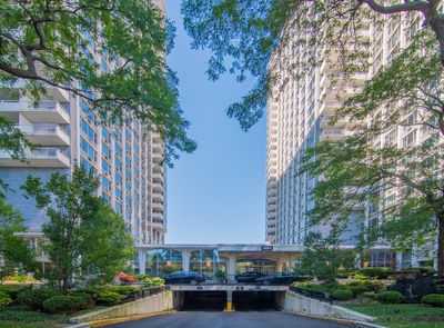 622 - 4250 N Marine Drive, Condo with 2 bedrooms, 2 bathrooms and 1 parking in Chicago IL | Image 1