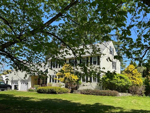 9 Oak Ridge Rd, Kensington, NH, 03833-5610 | Card Image