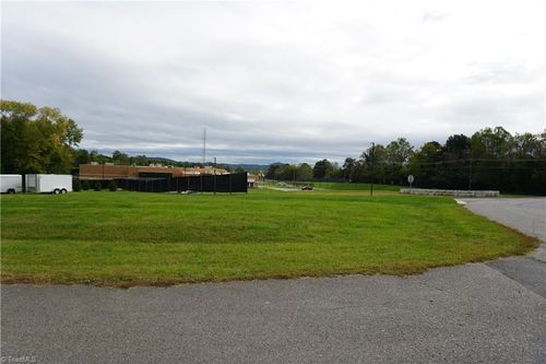 1 Draughn St, Dobson, NC, 27017 | Card Image